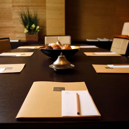 Bentley Hotel Bosphorus - Special Class Estambul Exterior foto A meeting room at a hotel