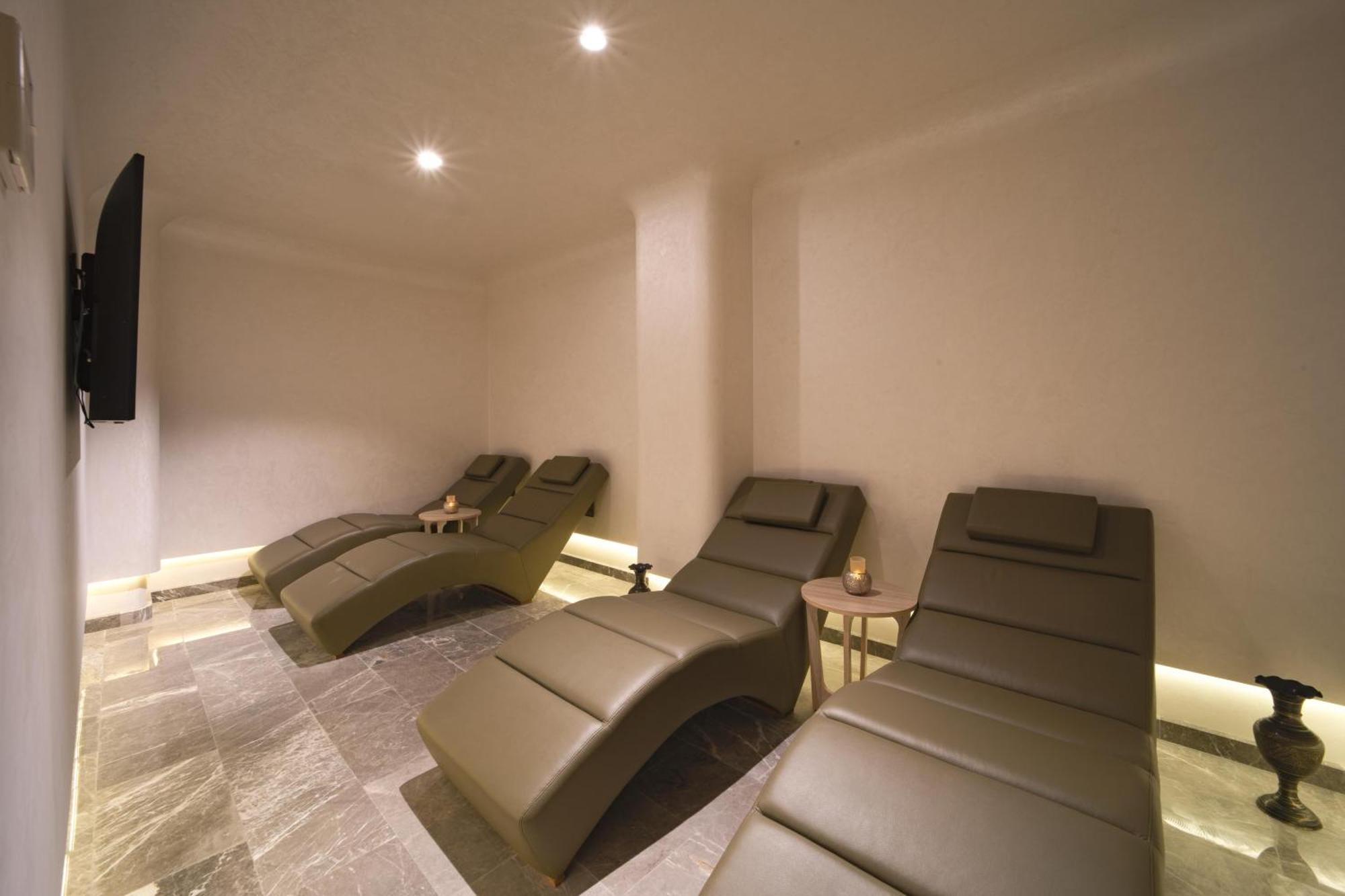 Bentley Hotel Bosphorus - Special Class Estambul Exterior foto The relaxation room