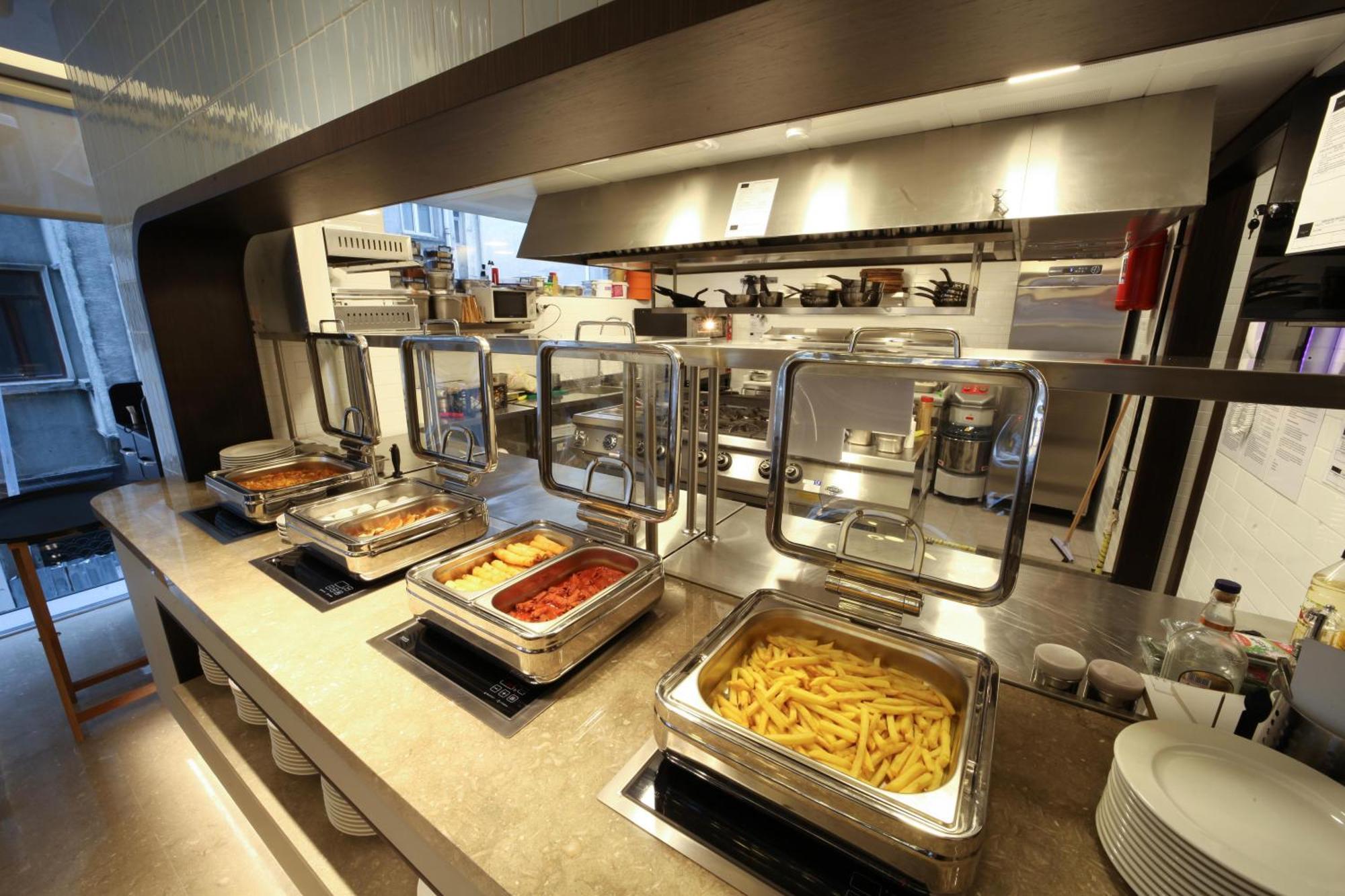 Bentley Hotel Bosphorus - Special Class Estambul Exterior foto A buffet at a restaurant